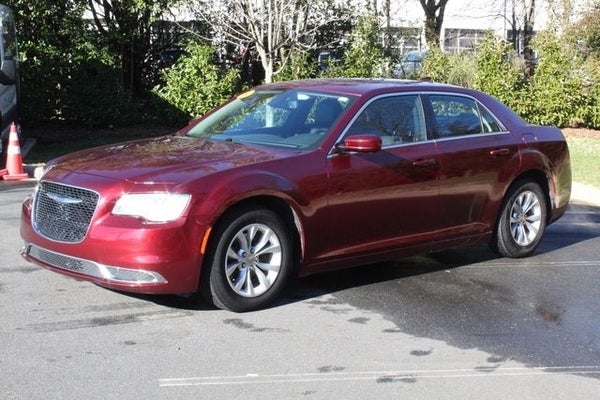 2019 Chrysler 300 Touring in Knoxville, TN - Ted Russell Nissan